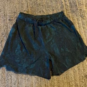 Lululemon men’s size M shorts